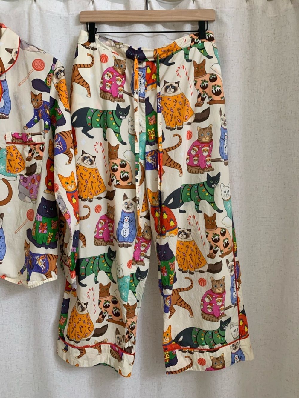 Karen Mabon Christmas Cats in Jumpers Organic Cotton Cream Cat Pajama Set - Picture 8 of 13